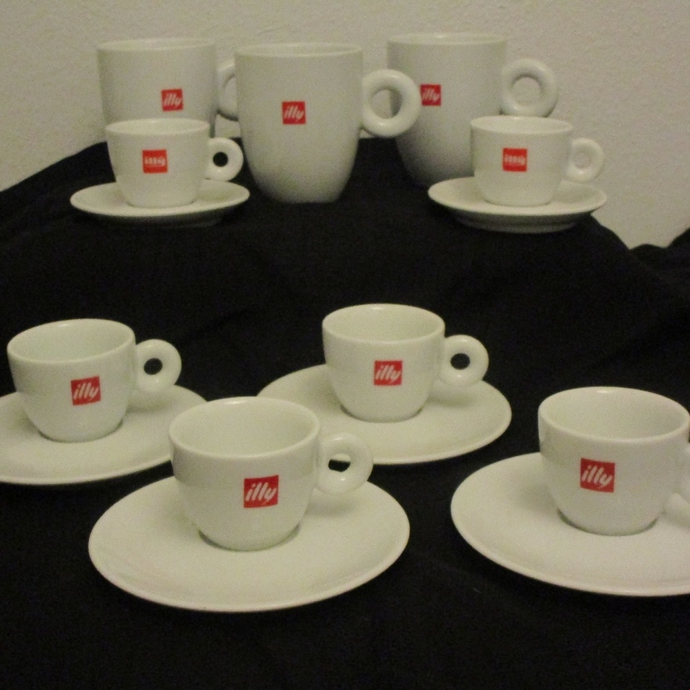 illy cups saucers bundle
